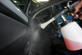 Auto-Innenaufbereitung