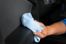 Auto-Innenaufbereitung